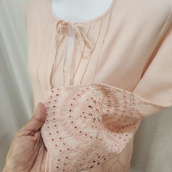 CLEARANCE! Rose & Rhyme Boho Floral Romantic Eyelet Peasant Tunic, Small - Picture 3 of 6